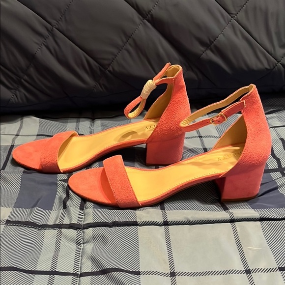 New Pink Suede Block Heel Sandals size 9 - Picture 4 of 9